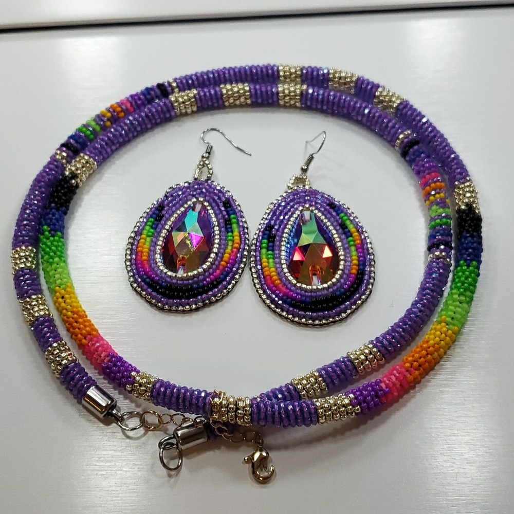 Authentic Native American Beaded Necklade Set